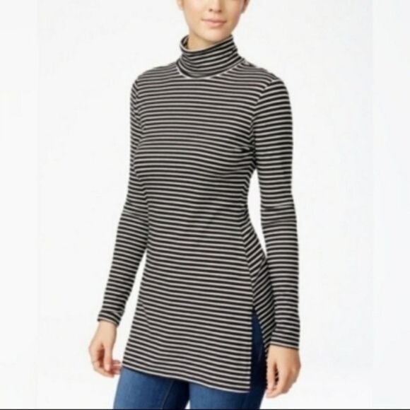 UltraFlirt‎ Rib-Knit Black/White Stripe Tun… - Picture 1 of 8
